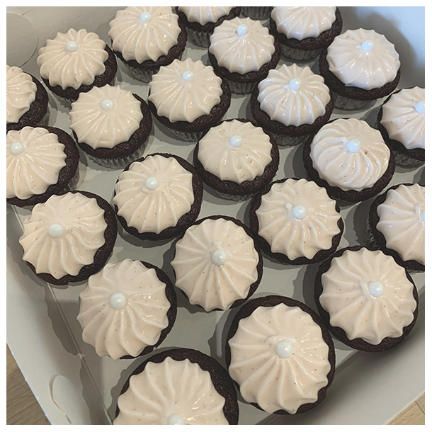 EVENT P MESSER MED MINI CUPCAKES